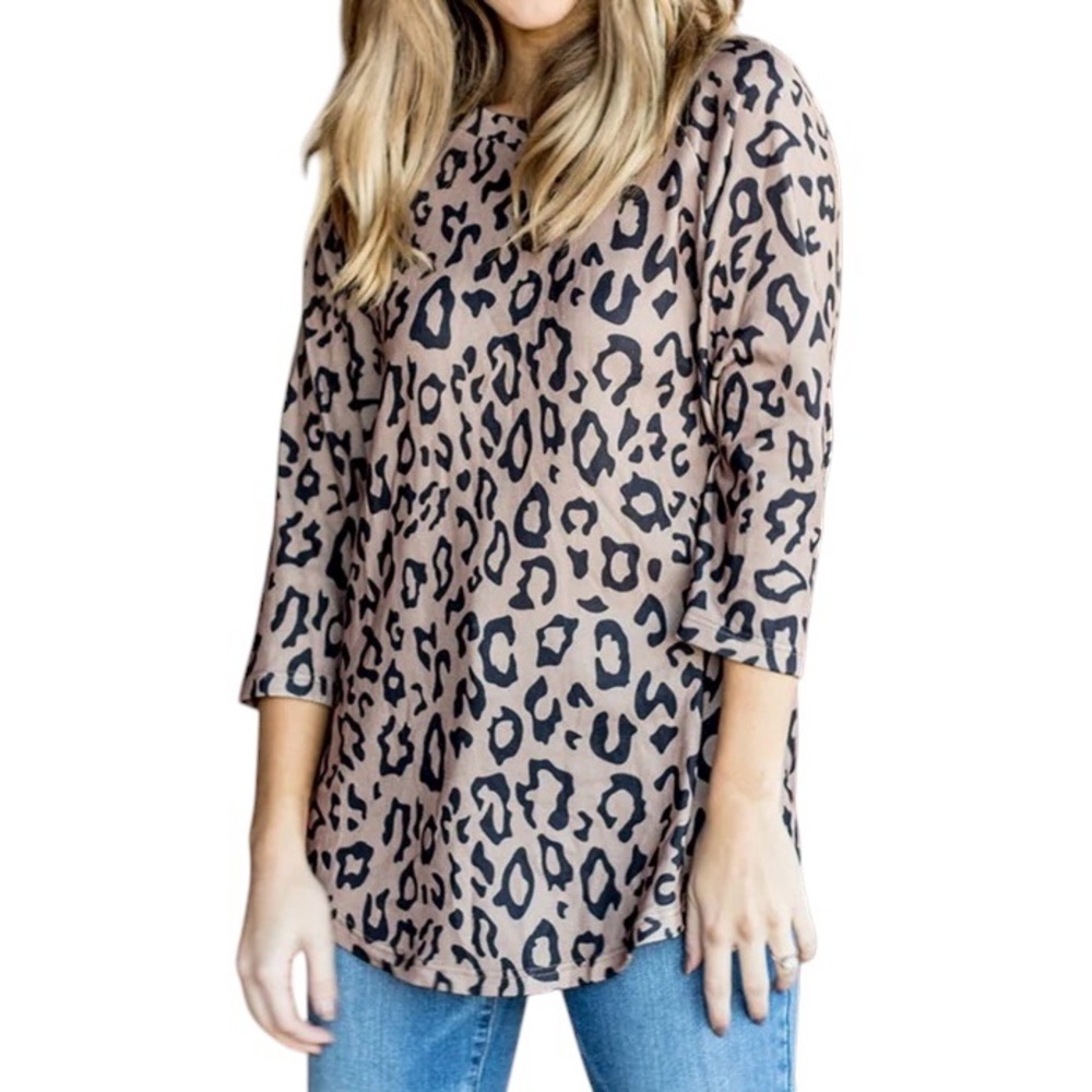 Tickled Teal Women’s Earthy Animal Playful Print Casual Cozycore Top Size XL